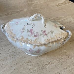 Royal Doulton Bernice gravy boat